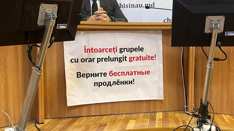 Din nou scandal, la ședința CMC. Consilier MAN: „Daca în ședința trecută Zinaida Popa era Marina Tauber, de data asta este mireasă”