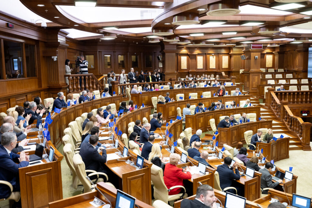 53530744390 56cd7547e0 k