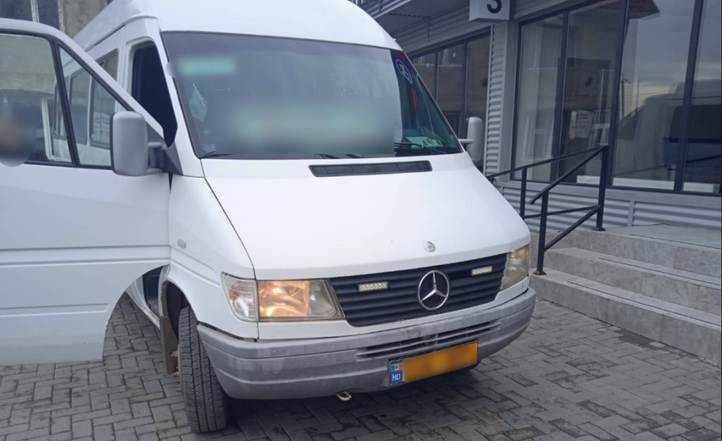 au gasit vamesii intr un microbuz