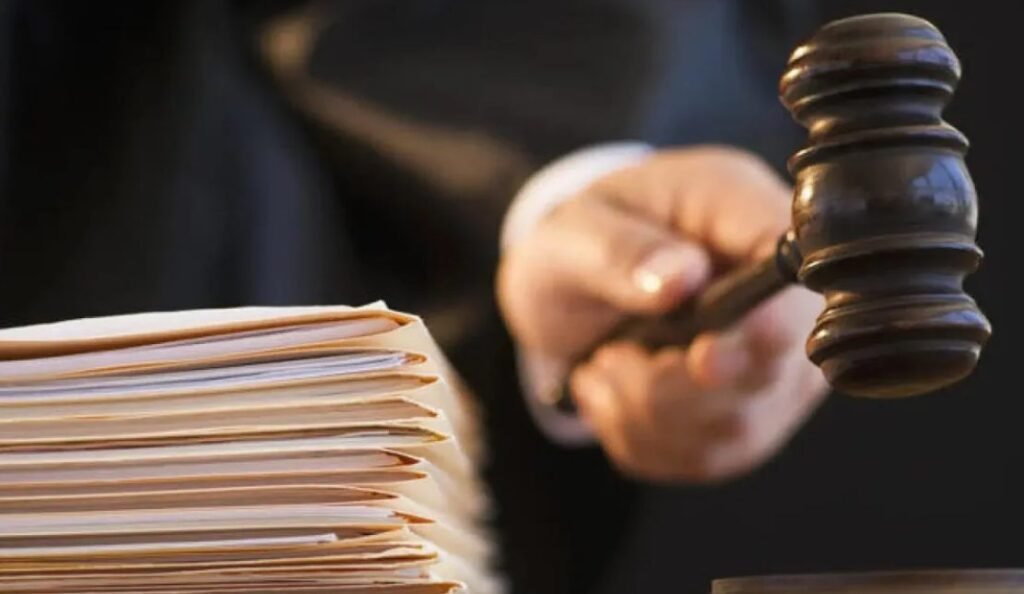 Avocat – recidivist, condamnat la 11 ani de închisoare cu executare. A săvârșit 8 episoade de trafic de influență 1 Avocat – recidivist, condamnat la 11 ani de închisoare cu executare. A săvârșit 8 episoade de trafic de influență