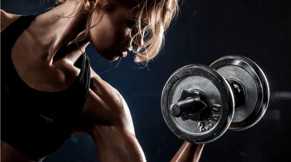Antrenamentele cardio sau cele cu greutăți - ce alegi dacă vrei să slăbești
