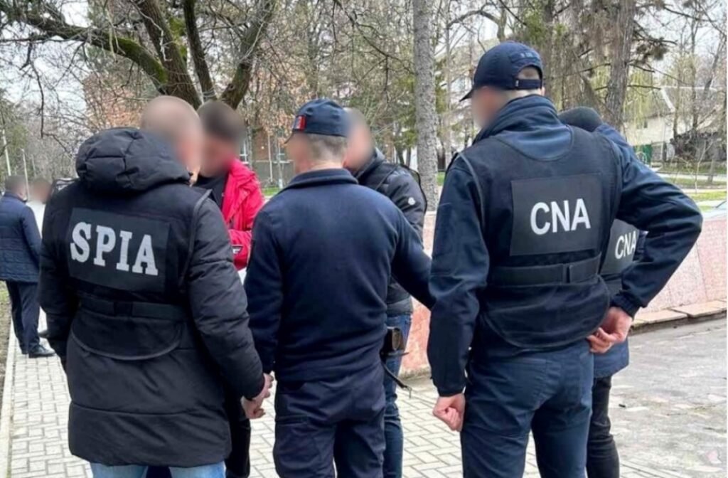 Un polițist din cadrul Inspectoratului de poliție Cimișlia, cercetat pentru trafic de influență de CNA. Ar fi cerut 800 de euro de la un șofer
