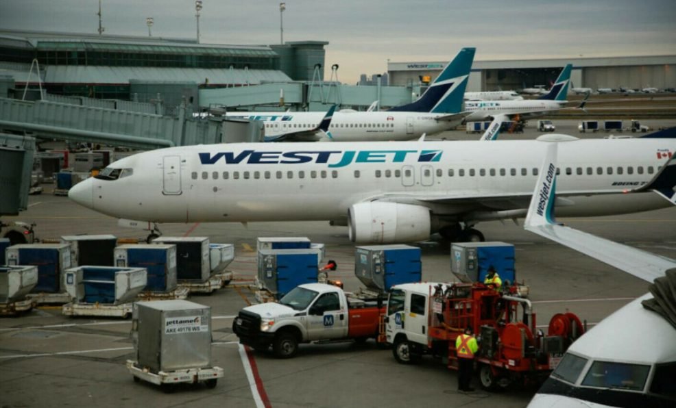 O turistă a fost dată jos din avion pentru că a folosit prea mult toaleta