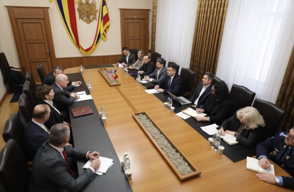 Discuții pe marginea proiectului de extindere a rețelei TETRA în Republica Moldova