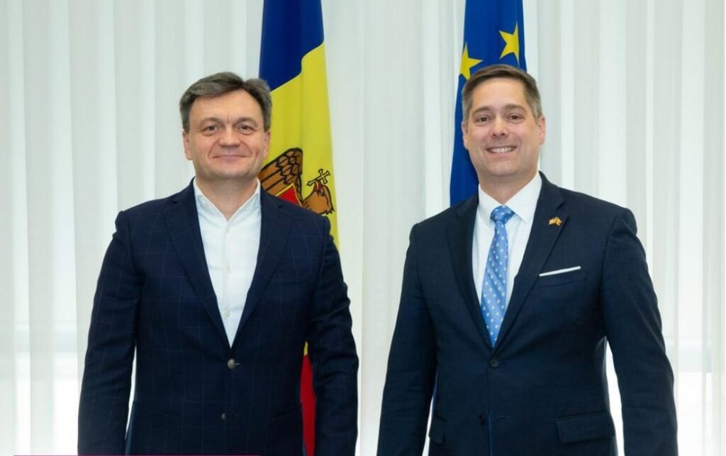 Dorin Recean, în discuții cu oficialul american, Christopher W. Smith