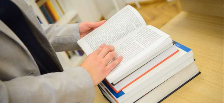 inscriere la cursurile gratuite de invatare a limbii romane