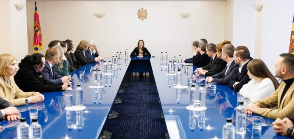 Maia Sandu a discutat cu mai mulți oameni de cultură despre referendumul privind aderarea la UE