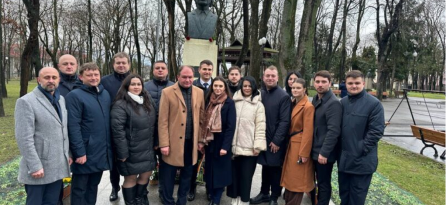 omagierea poetului grigore vieru