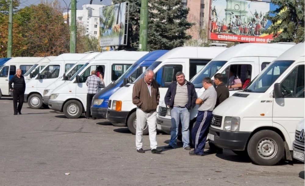 Transportatorii de pasageri anunță presiuni din partea statului înaintea protestului cu sistarea circulației