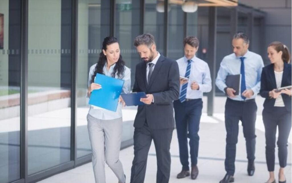 Săptămâna de muncă redusă la 4 zile, grație inteligenței artificiale. O realitate pentru multe companii 1 Săptămâna de muncă redusă la 4 zile, grație inteligenței artificiale. O realitate pentru multe companii