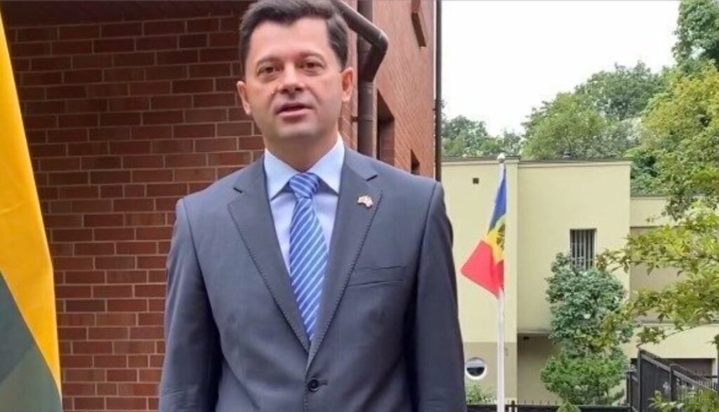 Prima numire propusă de Popșoi - Cine este noul secretar de stat la Externe