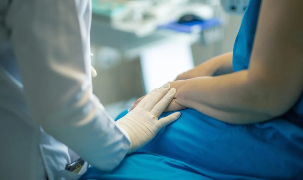 tractiune puternica asupra nou nascutului