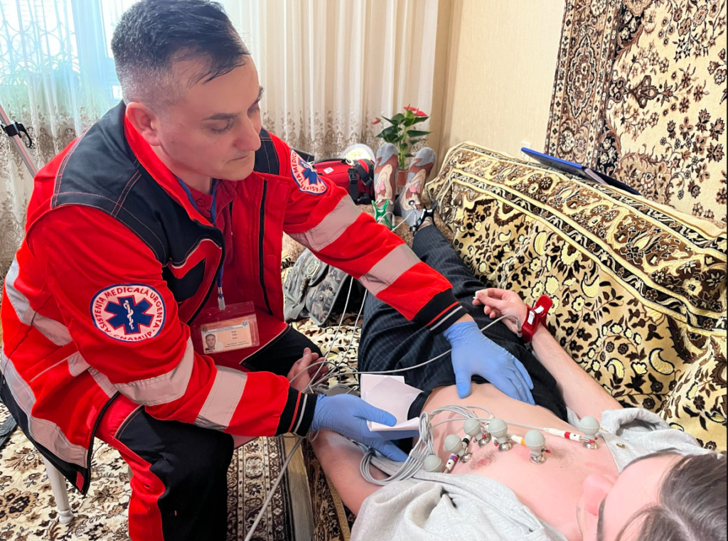 Săptămâna trecută, Serviciul de Asistență Medicală Urgentă Prespitalicească a fost solicitat pentru 14477 cetățeni 1 asistenta medicala urgenta