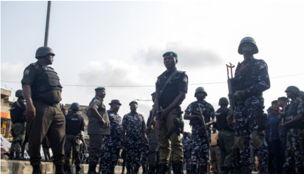 barbatii inarmati care au rapit cel putin 286 de elevi