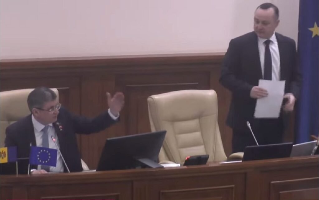 Ceartă în prezidiul Parlamentului - Motivul pentru care Bătrâncea s-a supărat și a plecat