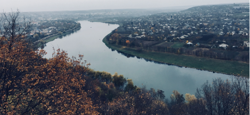 cu barca peste raul nistru