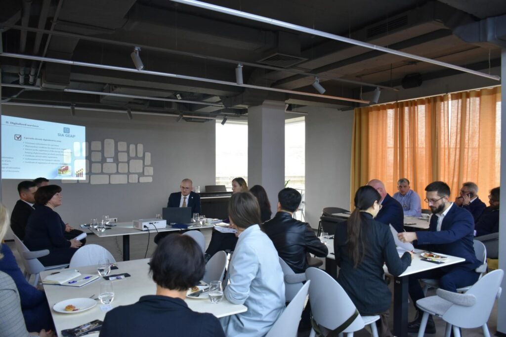 dialog cu partenerii externi