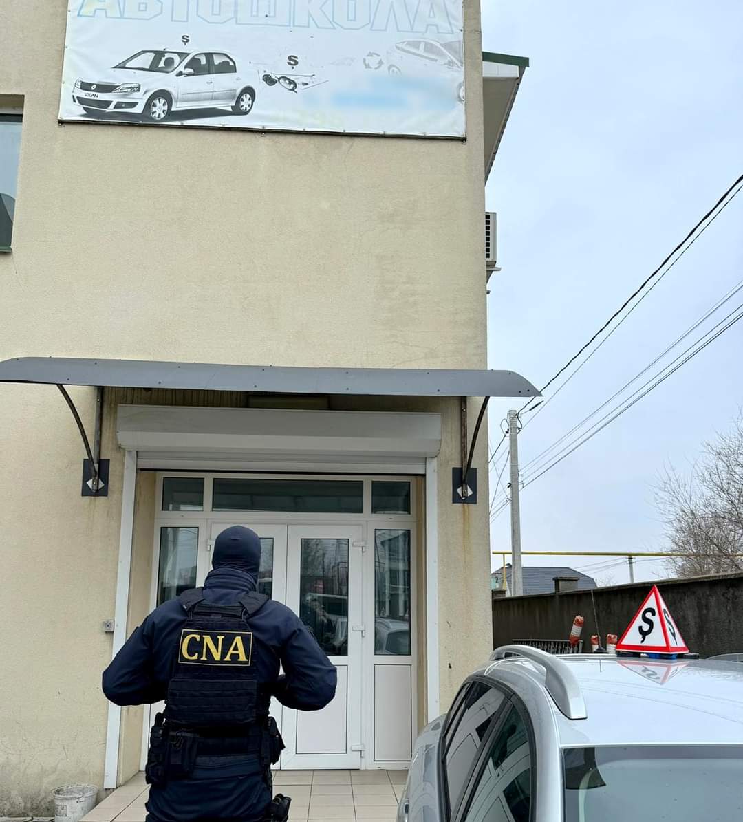 VIDEO// CNA desfășoară percheziții la Chișinău și Comrat într-un dosar de corupție
