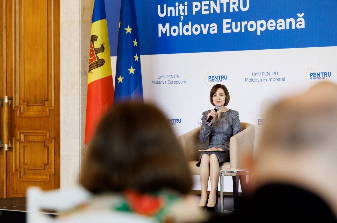 VIDEO// Întrebări fără răspuns, legate de referendum. Nici deputații PAS nu știu exact cum ar urma să fie modificată Constituția 7 VIDEO// Întrebări fără răspuns, legate de referendum. Nici deputații PAS nu știu exact cum ar urma să fie modificată Constituția
