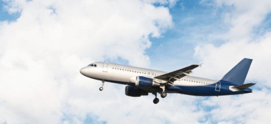 nasterea unui copil in timpul zborului