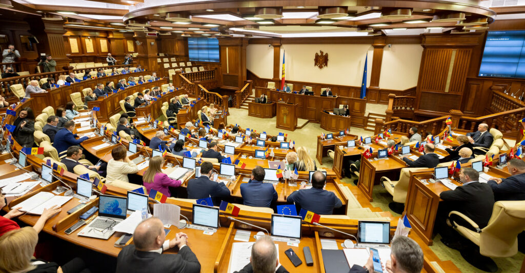 Parlamentul a adoptat proiectul noului Cod silvic 1 noului cod silvic