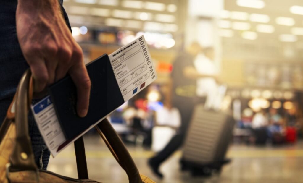 Un bărbat și-a întâlnit sosia într-un aeroport. Culmea, ambii au câte patru copii, aceleași hobby-uri și au chiar și un prieten comun 
