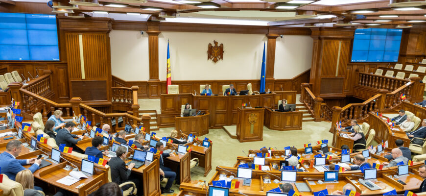 53645510817 d19b51868e k