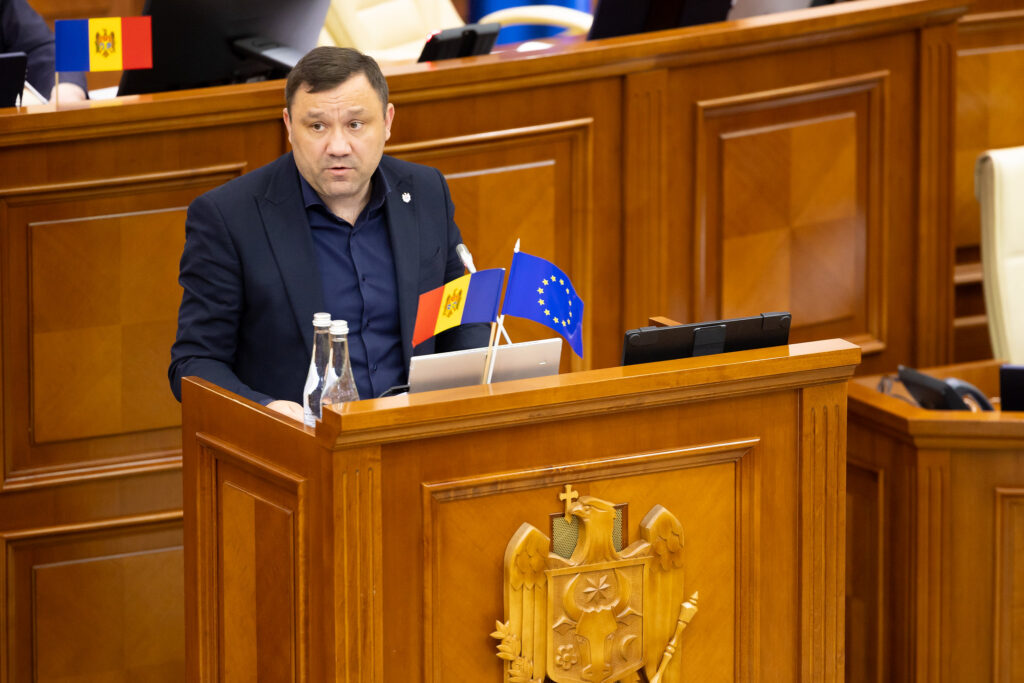 Modificări legislative pentru aplicarea eficientă a măsurilor restrictive internaționale, votate în prima lectură de Parlament 1 53647926917 ce9cd75ee5 k