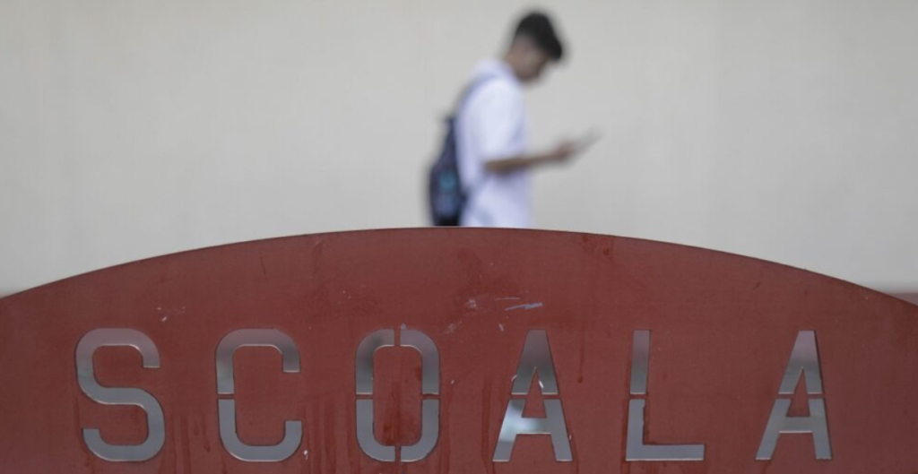 Adolescentul de 15 ani care a înjunghiat un elev de la o școală a fost plasat în arest preventiv 1 adolescentul de 15 ani a injunghiat