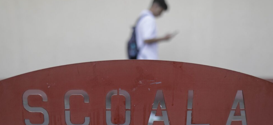 adolescentul de 15 ani a injunghiat