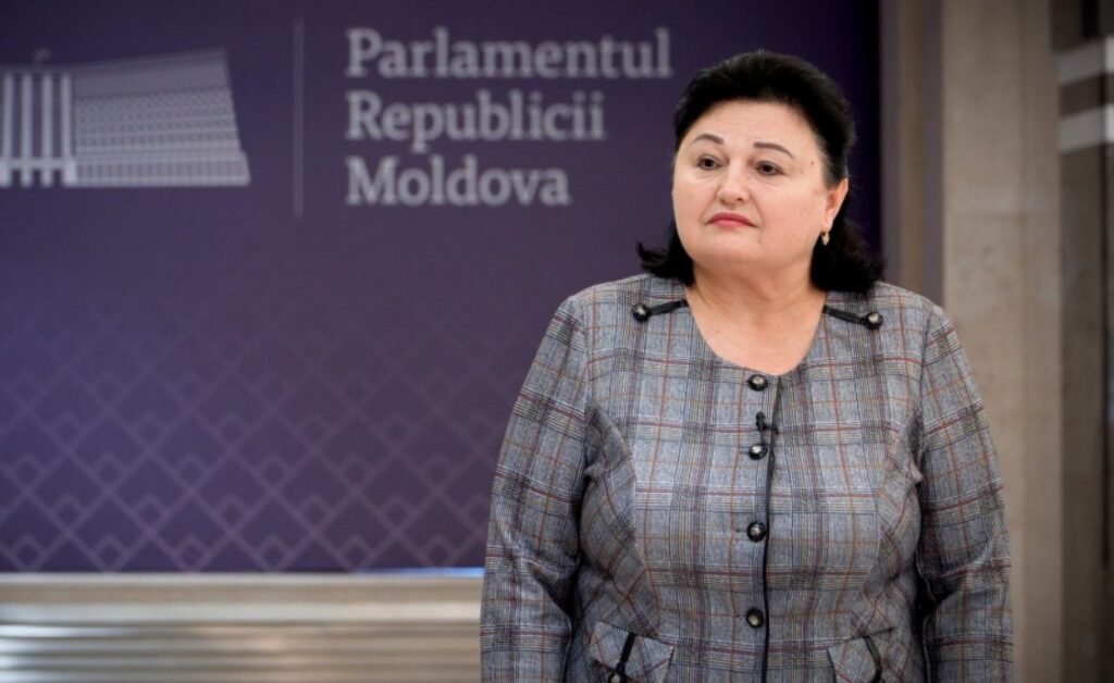 Deputata PAS nu-și va depune mandatul de deputat, în urma scandalului cu implicarea fiicei în acte de corupție 1 Deputata PAS nu-și va depune mandatul de deputat, în urma scandalului cu implicarea fiicei în acte de corupție