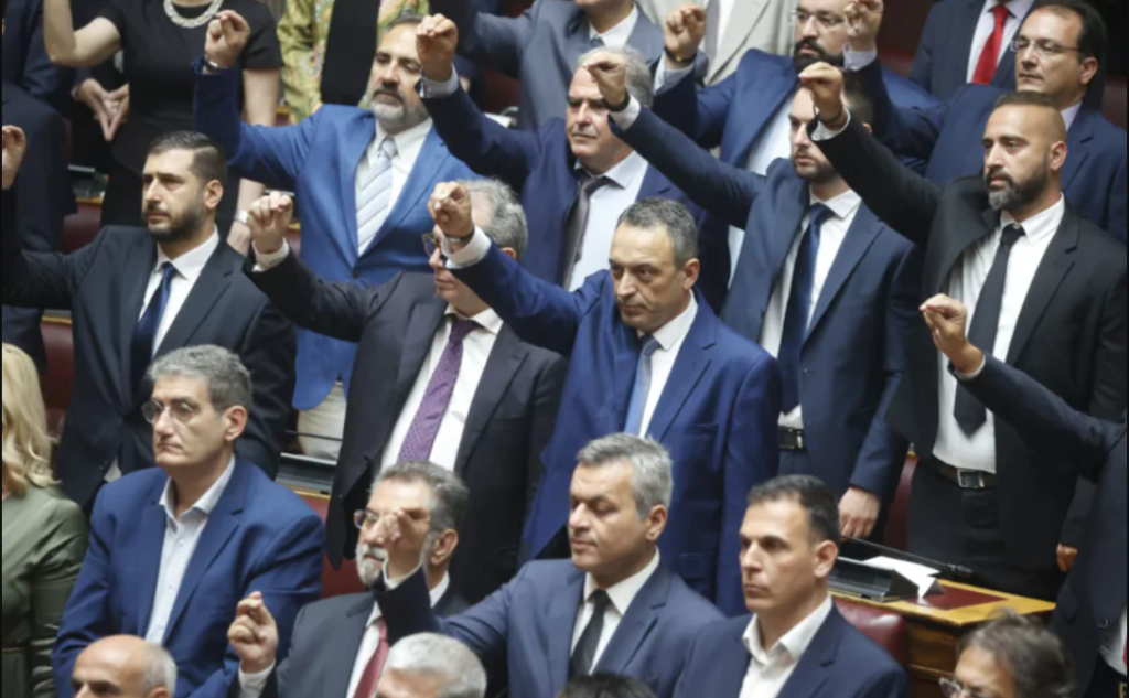 Unsprezece deputați de extrema-dreaptă din Grecia acuzați de fraudă electorală 1 extrema dreapta din grecia