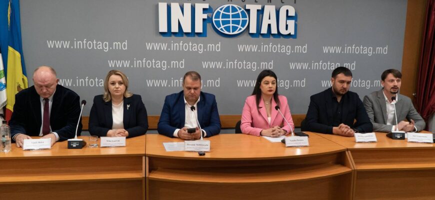 in cadrul unei conferinte