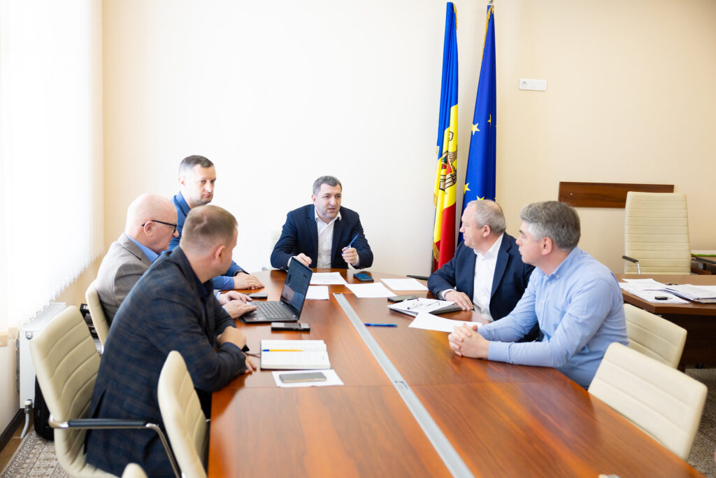 Funcționarii publici cu statut special din cadrul MAI, aleși în funcții elective, își vor putea suspenda raporturile de serviciu 1 initiativa legislativa 2