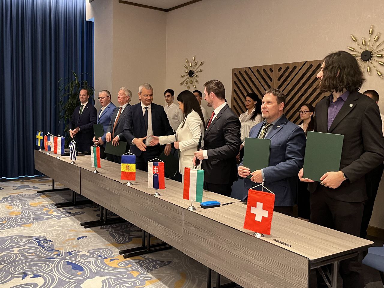 FOTO// Summit-ul ”Noilor Lideri Europeni”. Partidul ”Renaștere” și aliații săi au semnat Declarația de la Sofia: ”Situația trebuie schimbată acum”