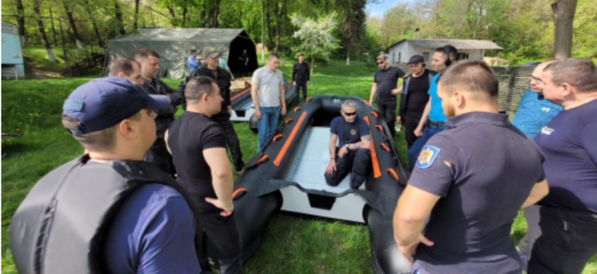 politia a fost dotata cu barci gonflabile