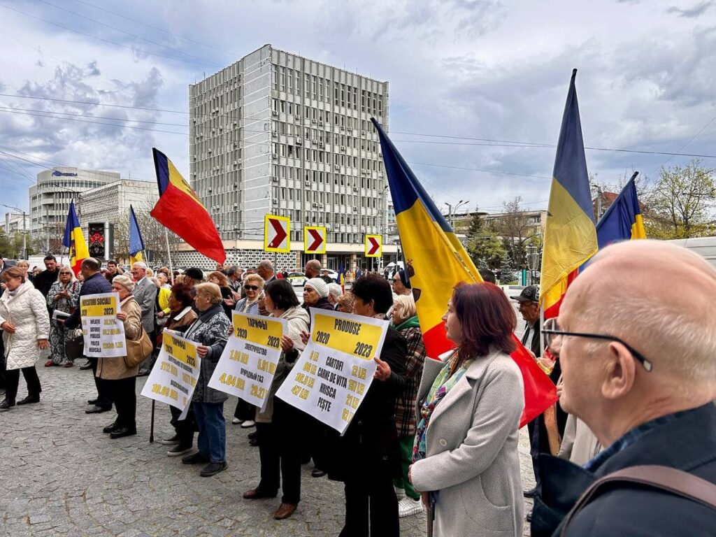 protest impotriva politicilor financiare ale pas