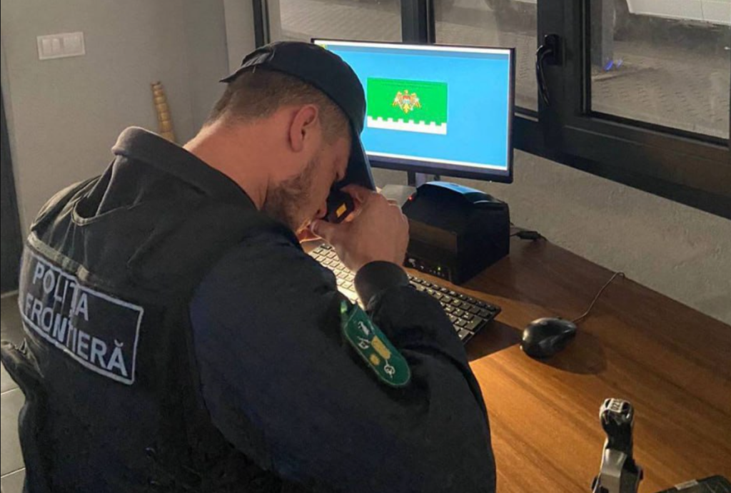 Doi străini, depistați la intrare în Moldova cu acte falsificate 1 acte falsificate la frontiera