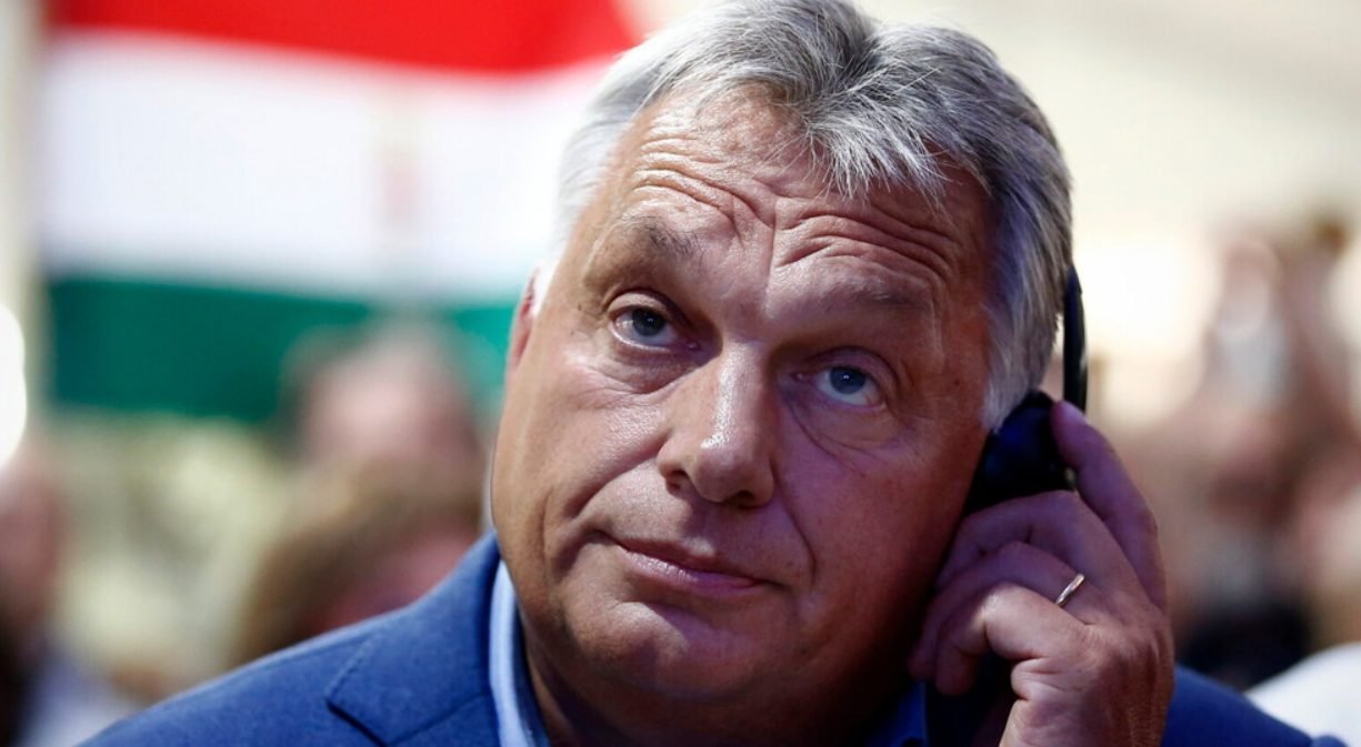 Viktor Orban a avut o conversaţie telefonică cu Volodimir Zelenski înainte de a-l primi în vizită pe preşedintele Chinei