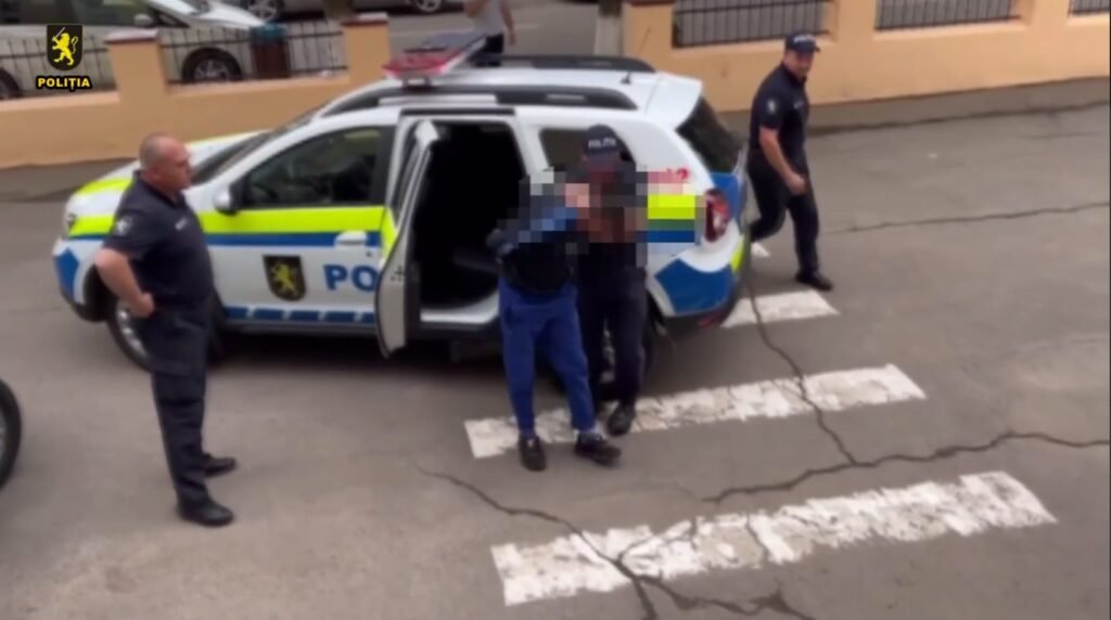 Polițiștii din Soroca au reținut un bărbat de 36 de ani, suspectat de omorul unui tânăr din localitatea Bădiceni. Riscă detenție pe viață