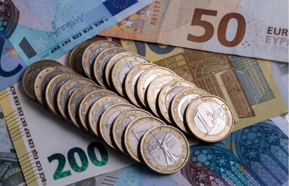 Bulgaria a semnat cu Comisia Europeană tranziția la moneda euro