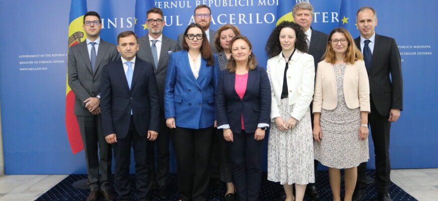 carolina perebinos cu ana cristina tinca