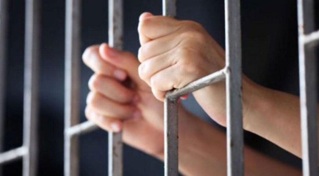 Bărbatul, care și-a violat nepoata vitregă în vârstă de 5 ani, va sta după gratii 12 ani