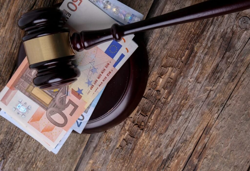 Persoană cu funcție de demnitate publică, condamnată penal pentru huliganism 1 Persoană cu funcție de demnitate publică, condamnată penal pentru huliganism