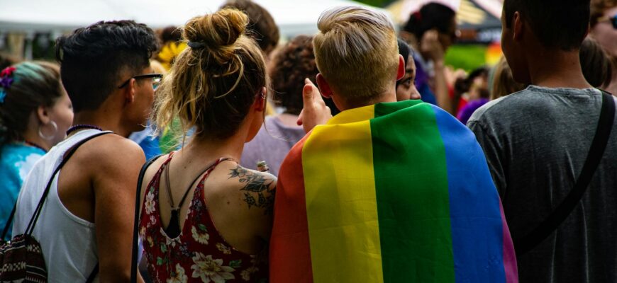 photo of crowd of people