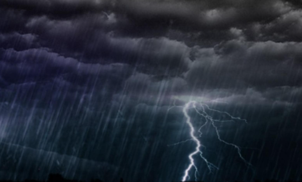 ploi cu descarcari electrice 1