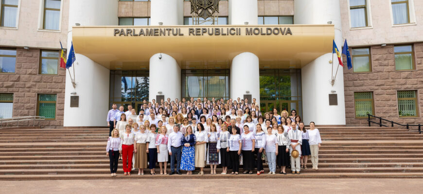 promovare a portului popular