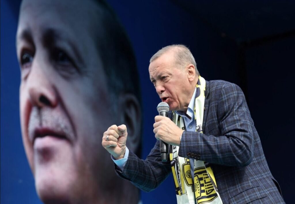 Tensiuni politice în Turcia. De ce dorește Erdogan schimbarea Constituţiei 1 Tensiuni politice în Turcia. De ce dorește Erdogan schimbarea Constituţiei