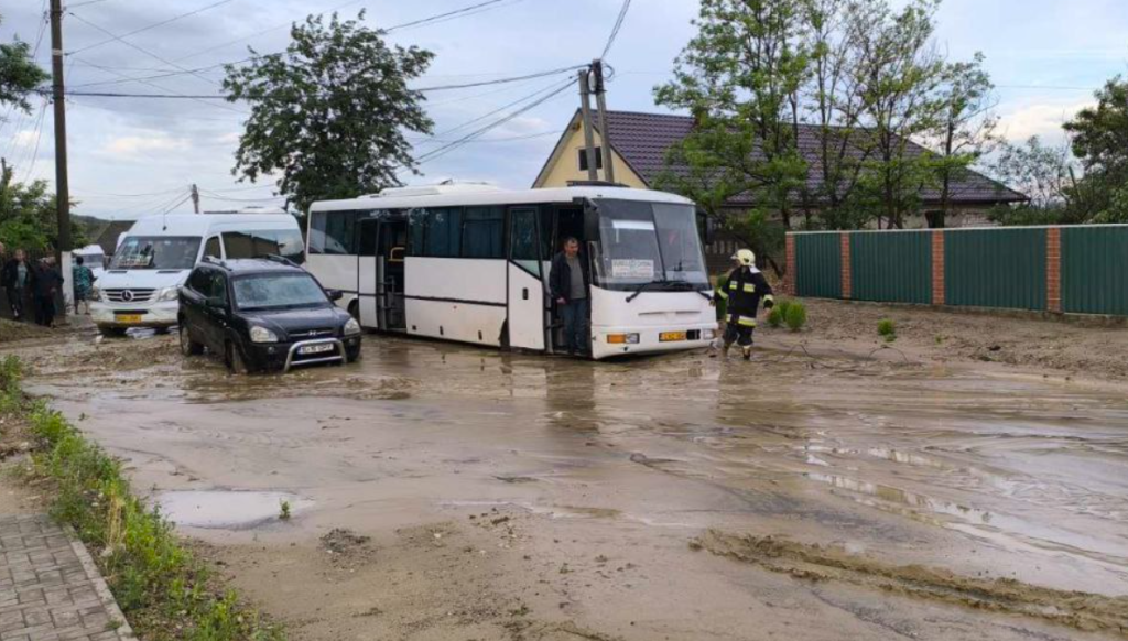 salvatorii si pompierii