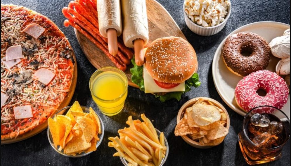 Alimente care ne îmbătrânesc înainte de vreme și ar trebui consumate cu prudență